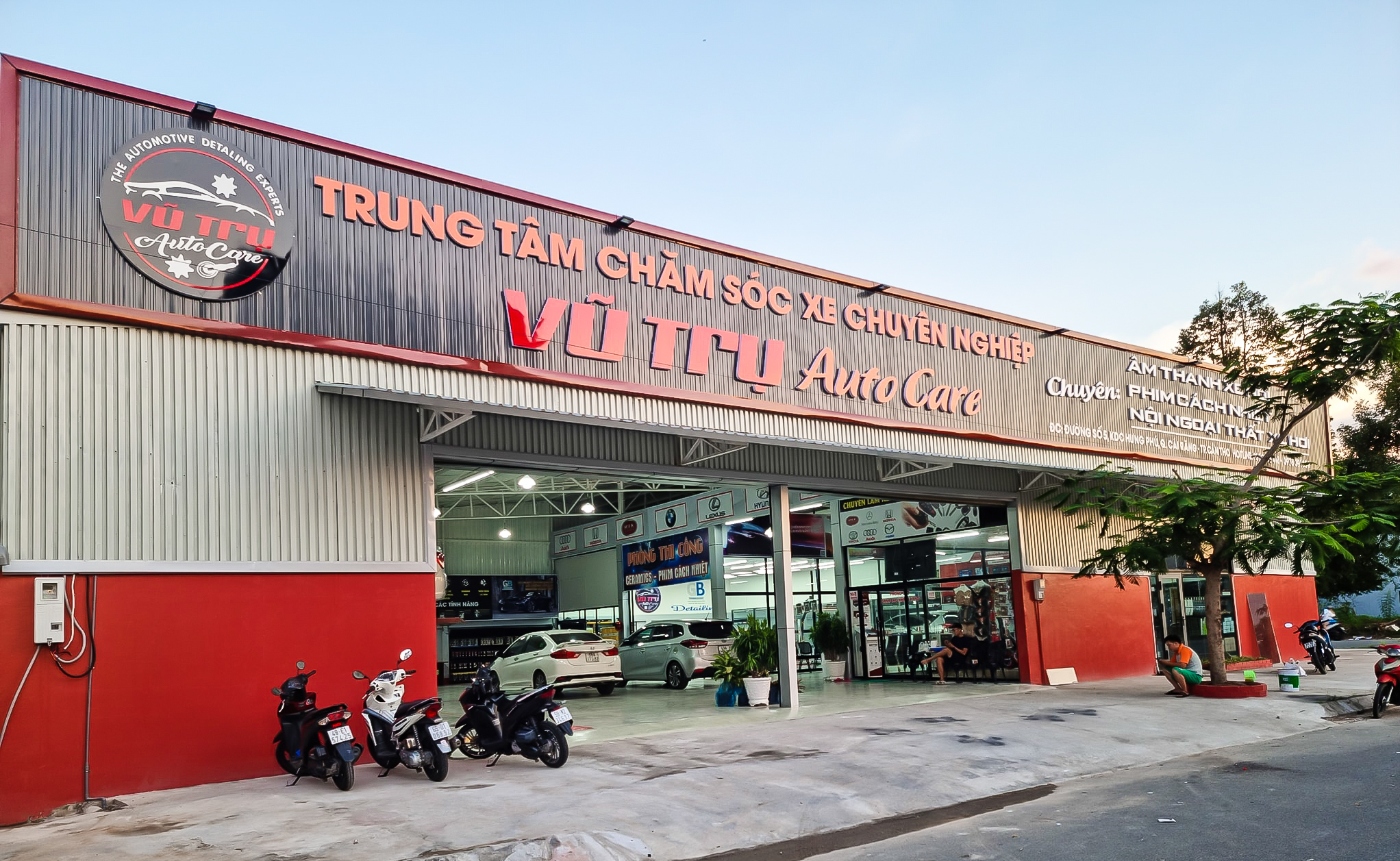 VŨ TRỤ AUTO