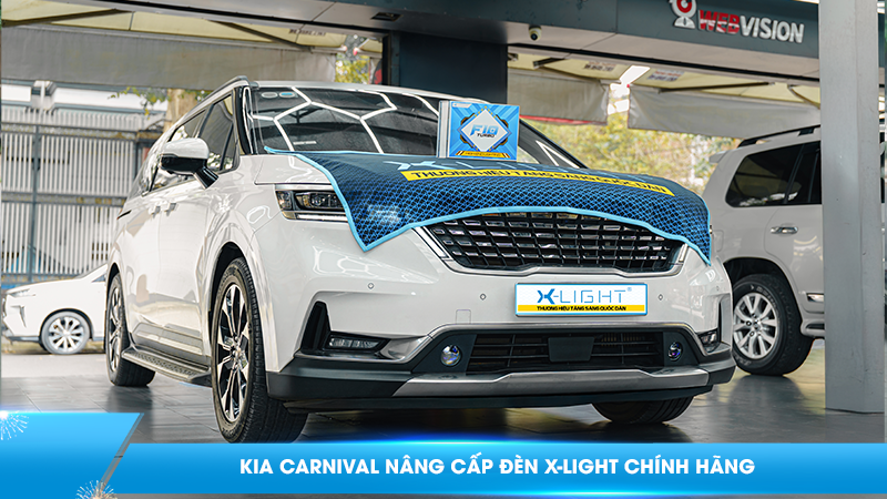 Kia Carnival nâng cấp đèn X-Light chính hãng