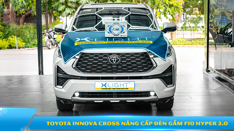 Toyota Innova Cross nâng cấp đèn gầm F10 Hyper 2.0
